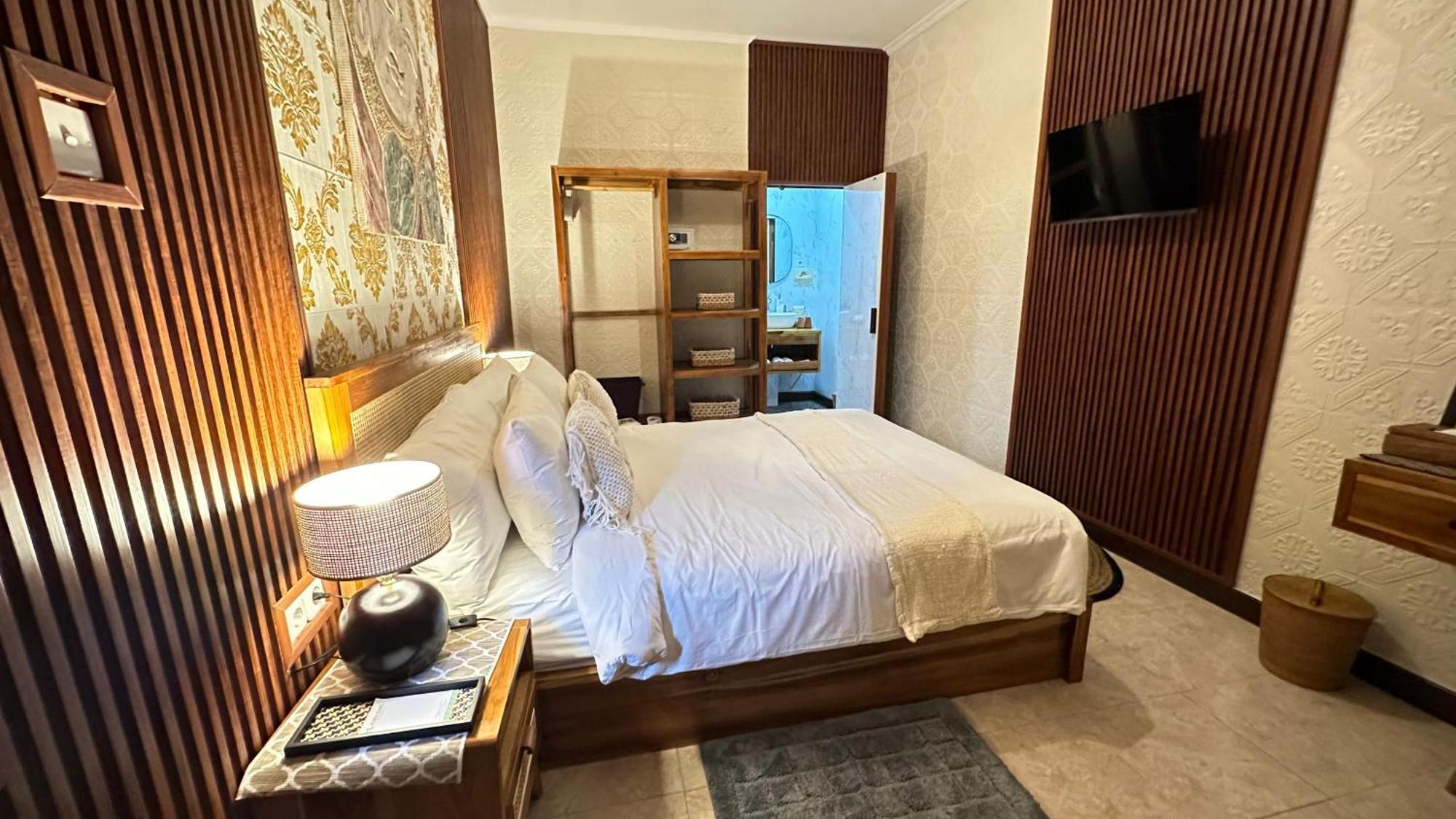 Kubu Dimel And Homestay Nusa Dua (Bali)