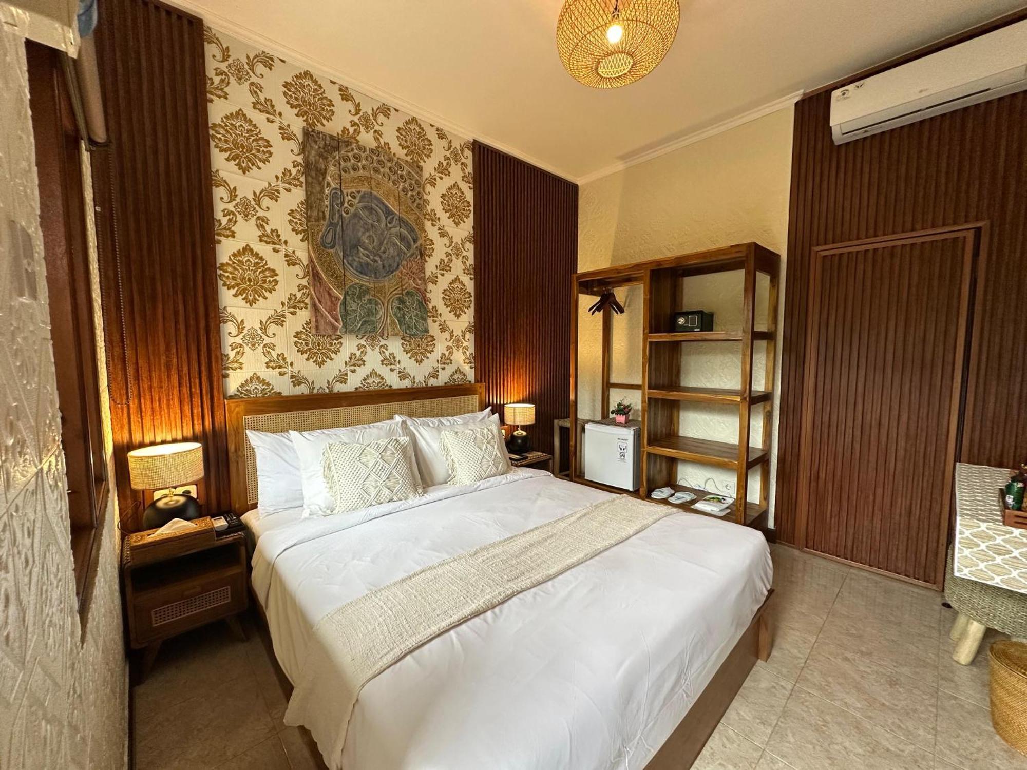 Kubu Dimel And Homestay Nusa Dua (Bali)