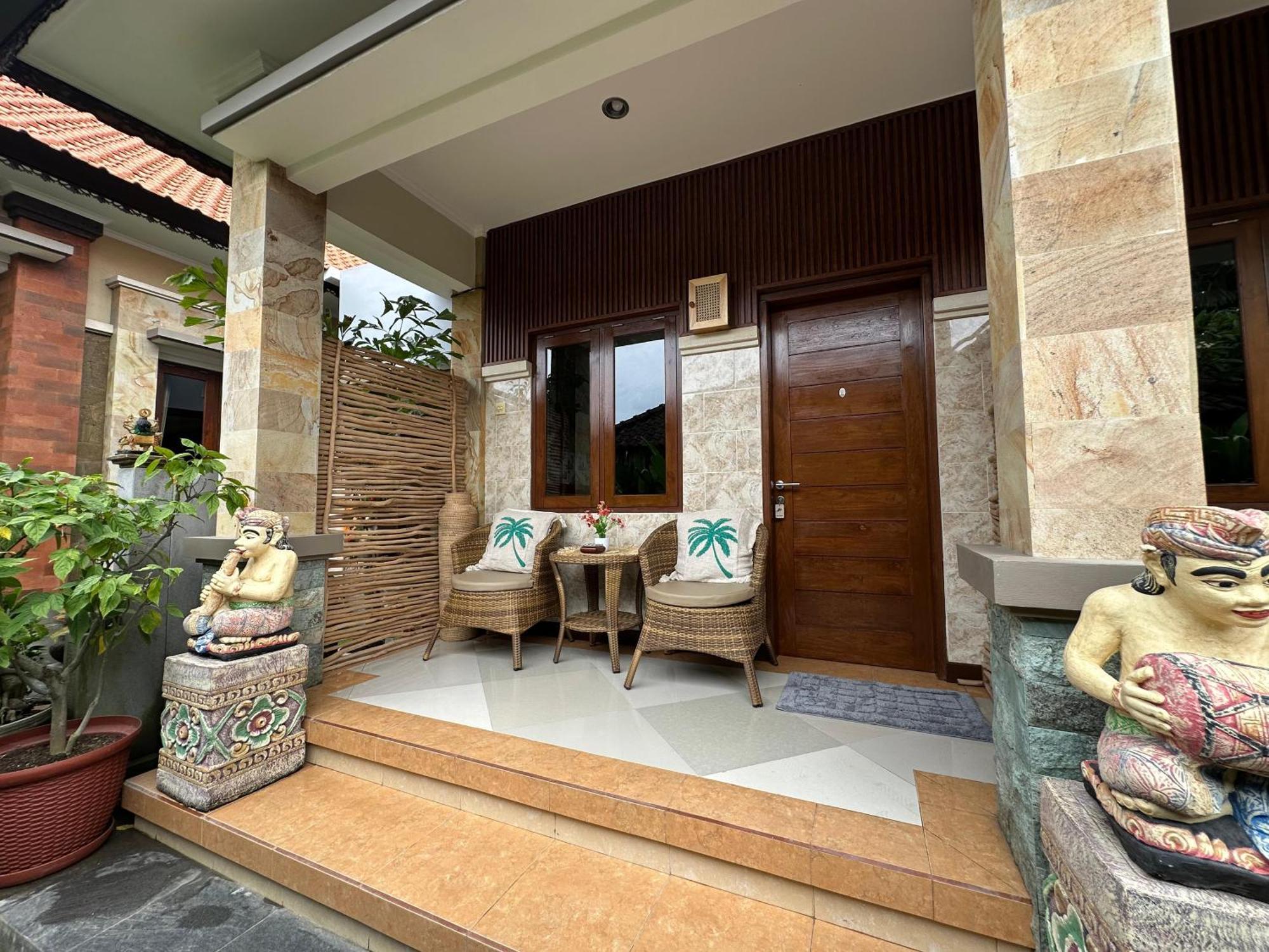 Homestay Kubu Dimel And Nusa Dua (Bali)
